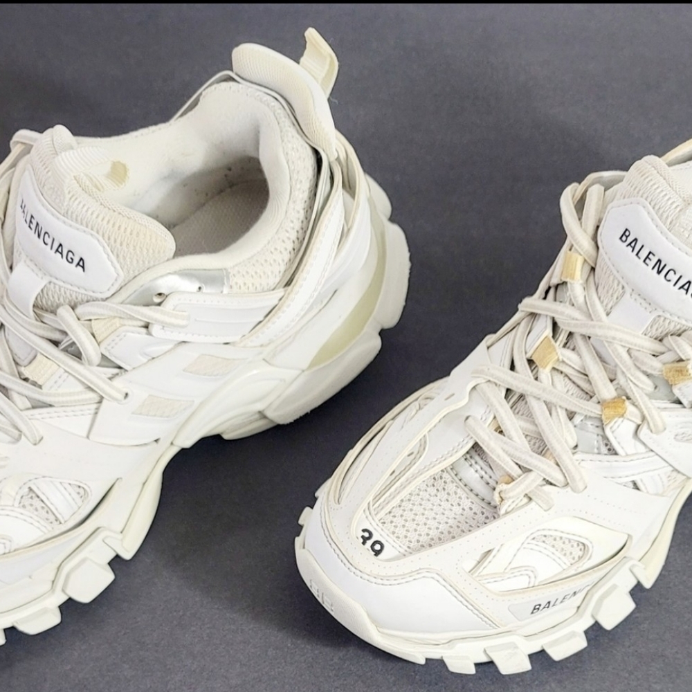 SOLD OUT BALENCIAGA Track SNEAKERS SZ.9